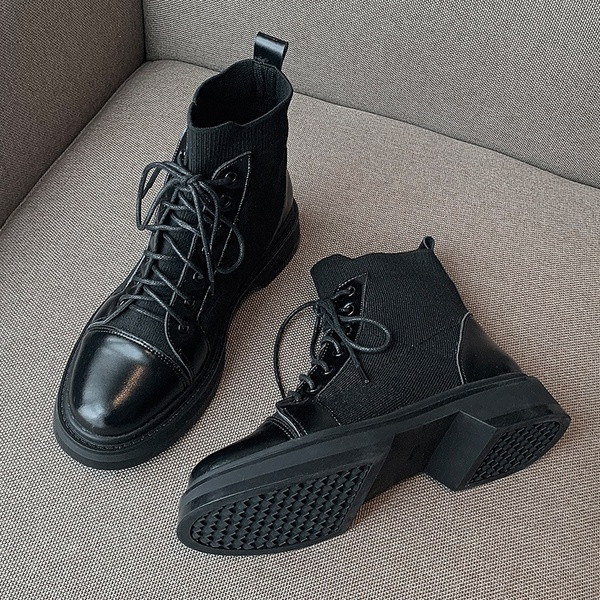 Női alkalmi csizma fűzős fekete műbőrből