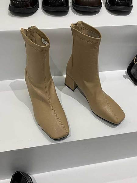 Eko bőrből készült, sima modell női csizma vastag sarokkal