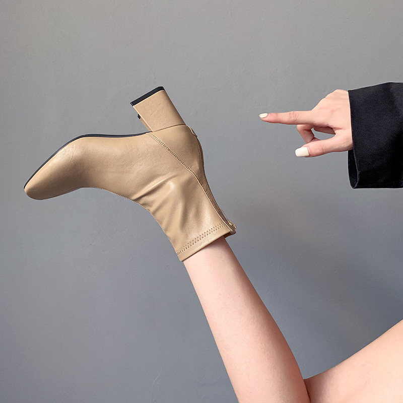 Eko bőrből készült, sima modell női csizma vastag sarokkal