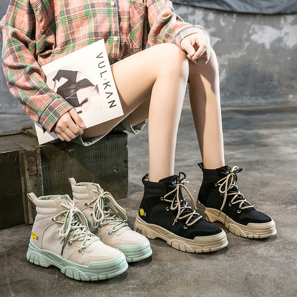 Alkalmi női csizma durva talppal