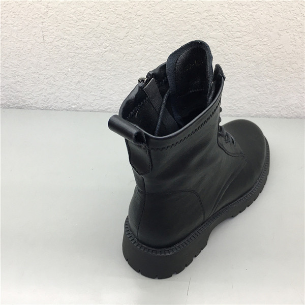 Lapos talpú női csizma új modellje - fekete színű