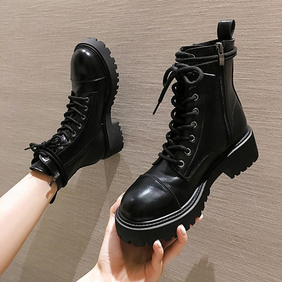 Praegused kõrge talla, paelte ja lukuga naiste saapad