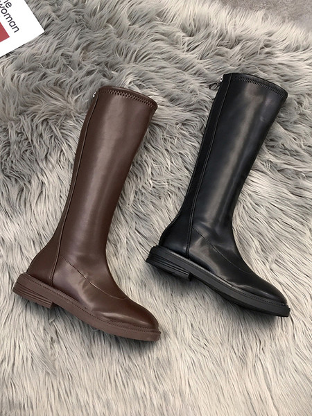 Lihtne mudel ümardatud kunstnahast naiste saapad lameda tallaga