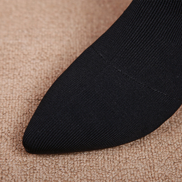 Női alkalmi cipő - hegyes modell fekete színben