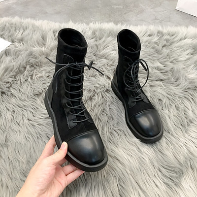 Aktuális női csizma lapos talppal és cipzárral