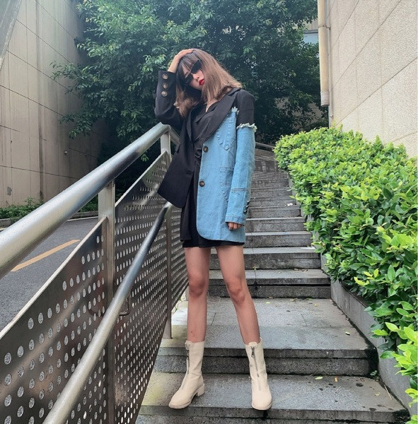 Női csizma új modell műbőrből, bézs színben