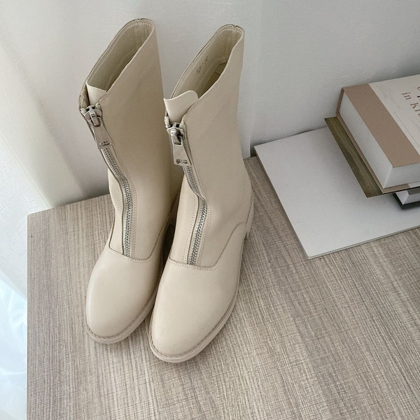 Női csizma új modell műbőrből, bézs színben