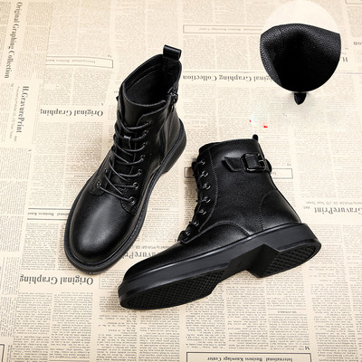 Mustad pandla ja paeltega naiste saapad