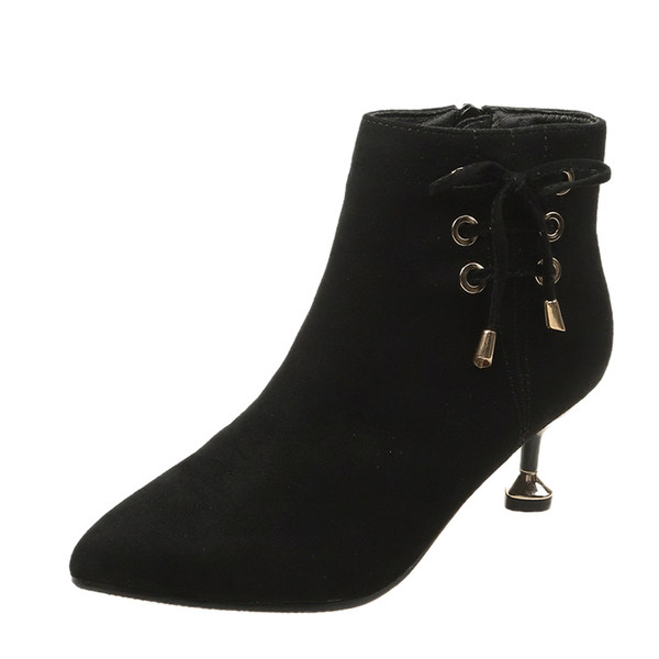 Női őszi csizma fűzővel és alacsony vékony sarkú