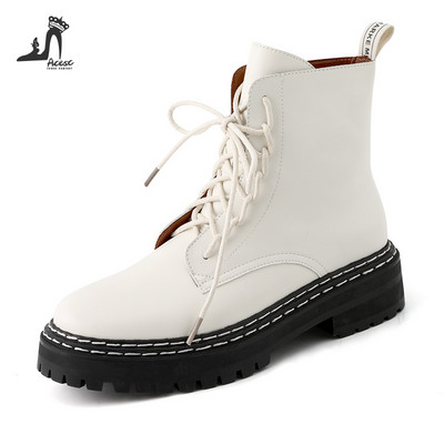 Női téli csizma durva talppal - két modell