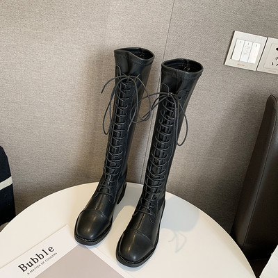 Lameda talla ja paeltega naiste aktuaalsed saapad