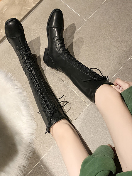 Lameda talla ja paeltega naiste aktuaalsed saapad