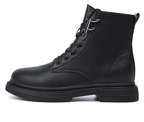 Naiste paelte ja lukuga nahast saapad