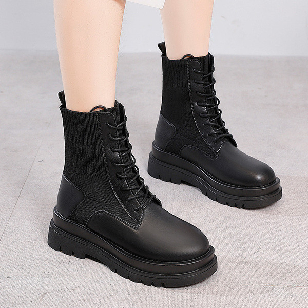 Női alkalmi textilcsizma fekete színben - durva talpú