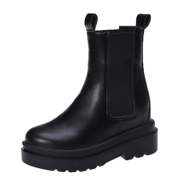 Naiste vabaaja saapad kõrge tallaga musta värvi