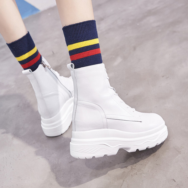 Sieviešu ikdienas zābaki ar rāvējslēdzēju un šņorēm no eko ādas