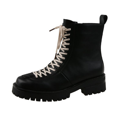 Moodsad naiste paeltega saapad - musta värvi