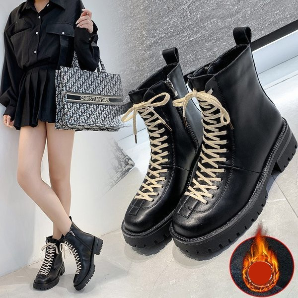 Moodsad naiste paeltega saapad - musta värvi