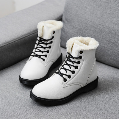 Νέο μοντέλο γυναικείες μπότες με μαλακή επένδυση με επίπεδη σόλα