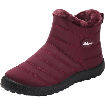 Női csizma puha béléssel és lapos talppal