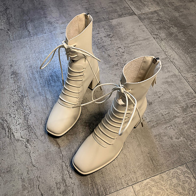 Νέο μοντέλο γυναικείες μπότες με χοντρά τακούνια και κορδόνια