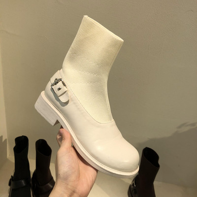 Uus mudel naiste kunstnahast saapad - kaks mudelit