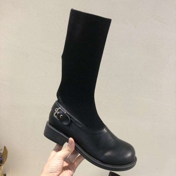 Uus mudel naiste kunstnahast saapad - kaks mudelit