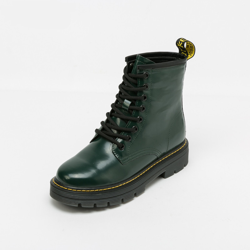 Öko-nahast moodsad paeltega naiste saapad - voodriga või ilma