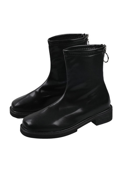 Sima modell női csizma vagy csizma lekerekített modell, lapos talppal