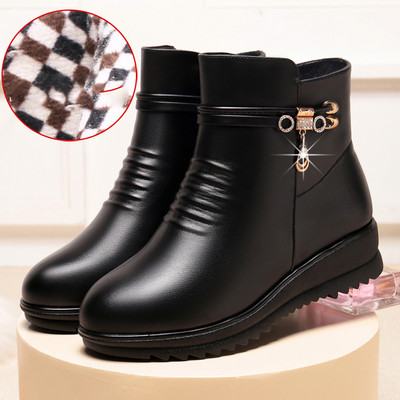 Moodsad naiste nahast saapad – pehme voodriga või ilma