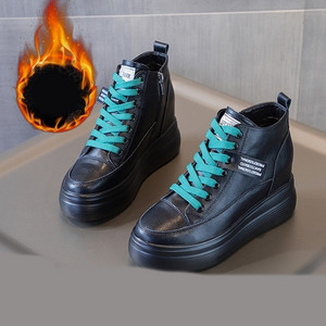 Naiste vabaaja musta värvi ökonahast lameda tallaga talvetossud