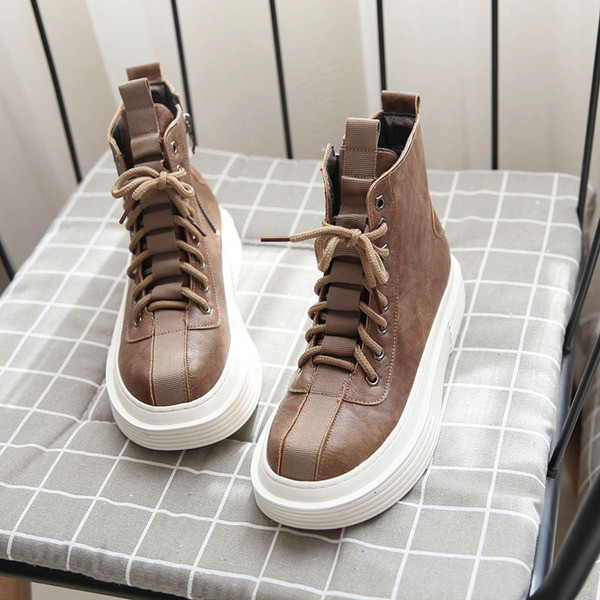 Naiste vabaaja saapad ökonahast kõrge tallaga