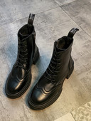 Öko bőrből készült fekete női csizma fűzővel