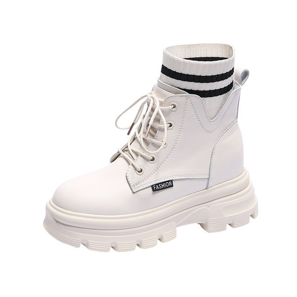 Sieviešu zābaki no eko ādas ar šņorēm un raupju zoli