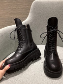 Alkalmi női csizma vagy eco bőrből készült csizma magas talppal és fűzővel