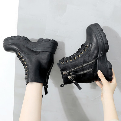 Γυναικείες μπότες casual με πλατφόρμα και κορδόνια