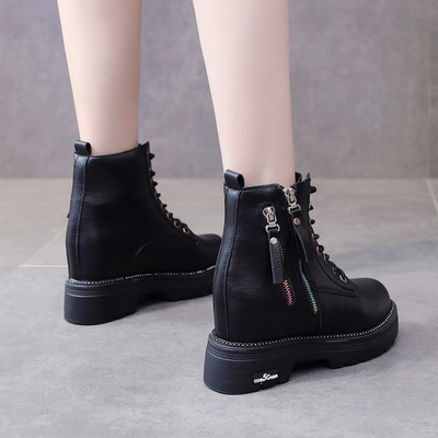 Γυναικείες μπότες casual με πλατφόρμα και κορδόνια