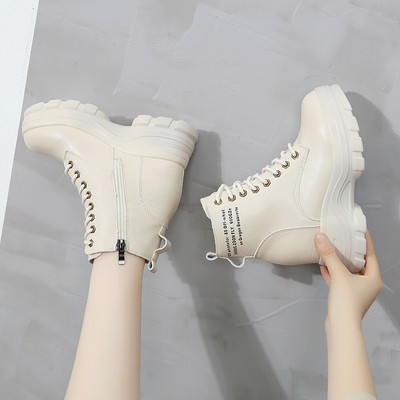 Γυναικείες μπότες casual με πλατφόρμα και κορδόνια