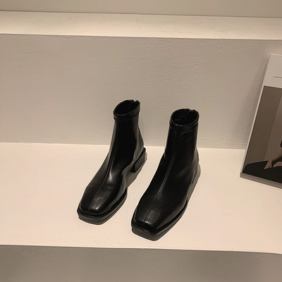 Elegantne ženske čizme od eko kože četvrtastog oblika