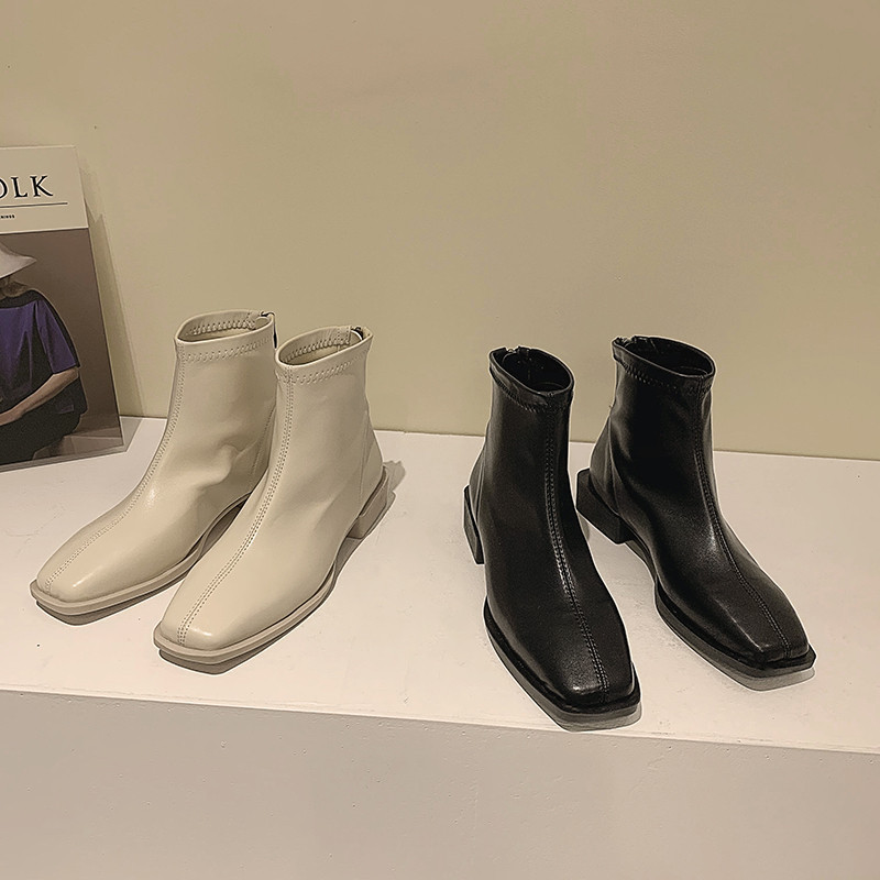 Elegantne ženske čizme od eko kože četvrtastog oblika