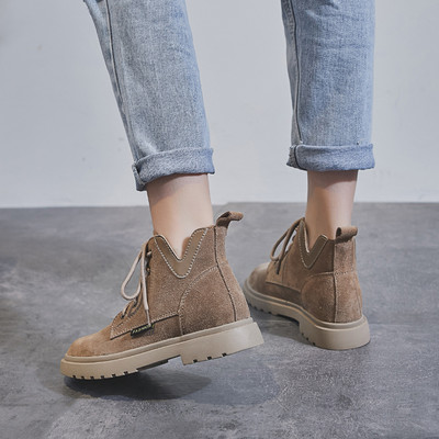 Μοντέρνες γυναικείες μπότες casual από οικολογικό σουέτ με κορδόνια