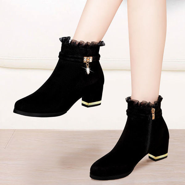 Öko-seemisnahast pitsiga ja 5 cm kontsaga naiste saapad