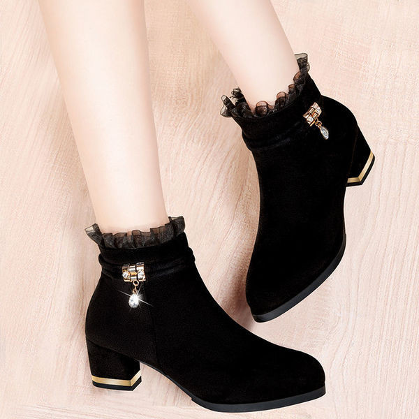 Öko-seemisnahast pitsiga ja 5 cm kontsaga naiste saapad