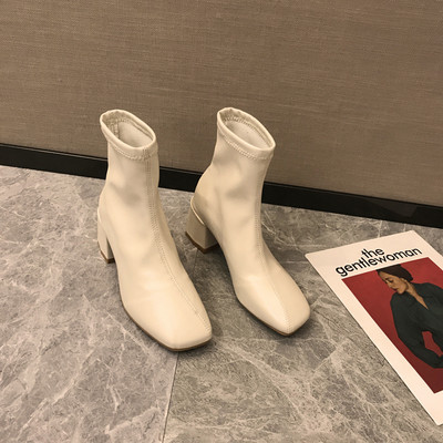 Eko bőrből készült tiszta női csizma vastag sarokkal