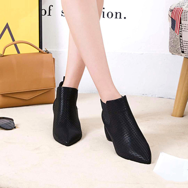 Ikdienas smaili zābaki ar zemu papēdi no eko ādas