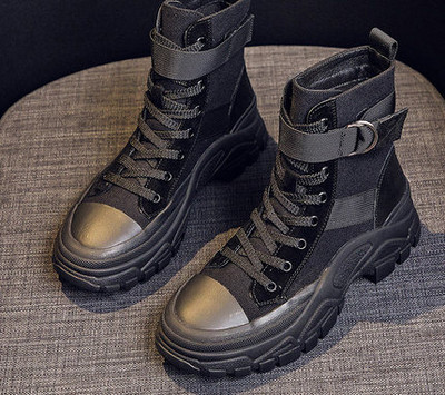 Casual γυναικείες μπότες με τραχιά σόλα με κορδόνια