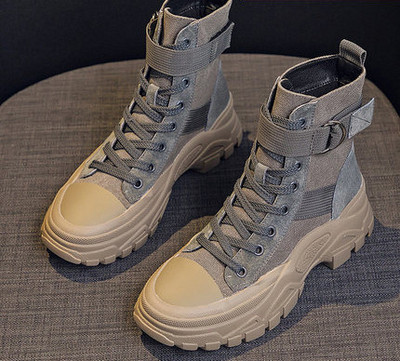 Casual γυναικείες μπότες με τραχιά σόλα με κορδόνια