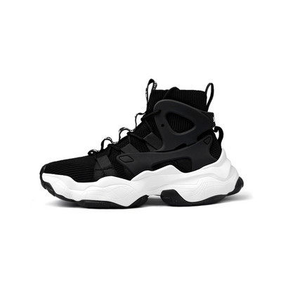 Alkalmi női tornacipő fűzővel és durva talppal - két modell