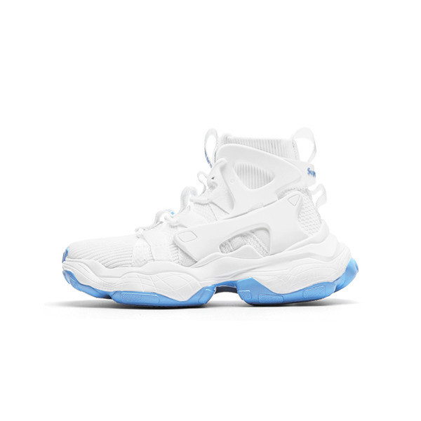 Alkalmi női tornacipő fűzővel és durva talppal - két modell