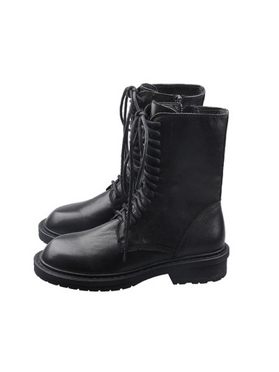 Ženske casual čizme u crnoj boji s ravnim potplatom i vezicama